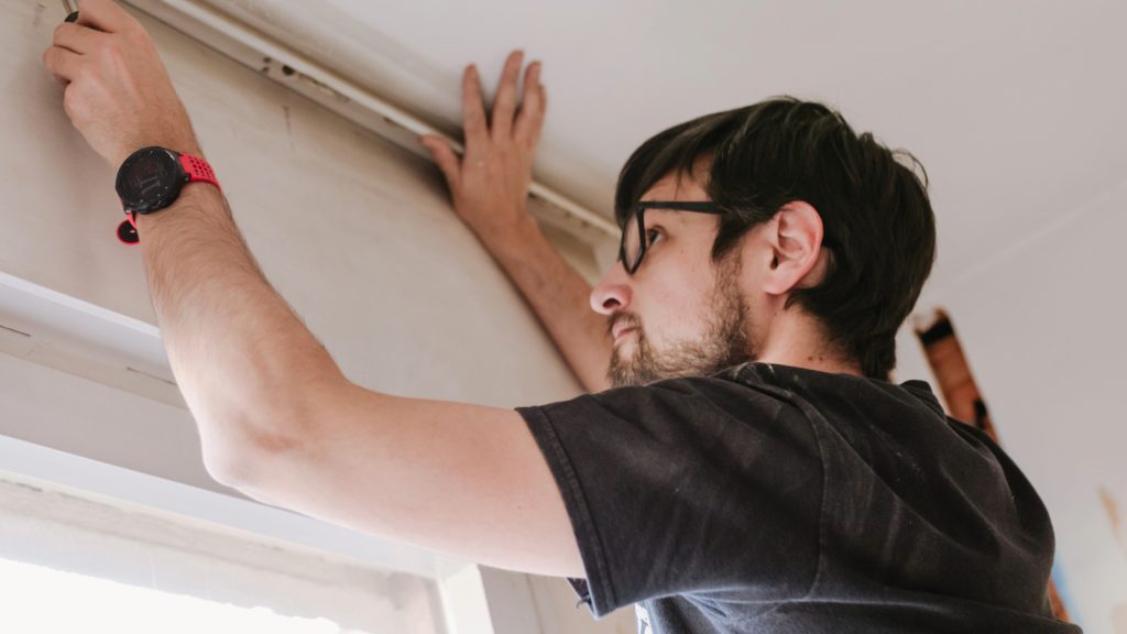 Dicas para cuidar e manter seus trilhos de cortina em perfeito estado